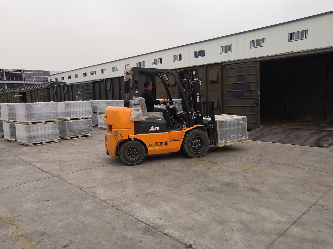 MgO-Chrome refractory brick.jpg